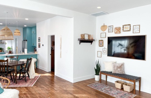 Norman House | Bungalow walking distance to Norman's downtown Main Street