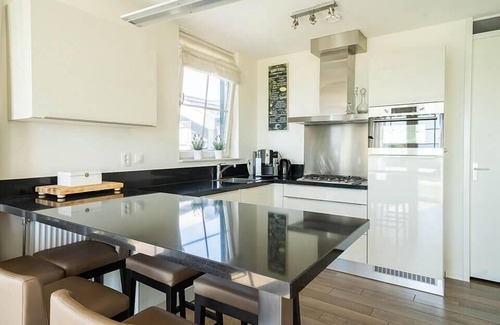 Uitdam House | Bungalow with 2 bedrooms, 2 bathrooms and a sauna
