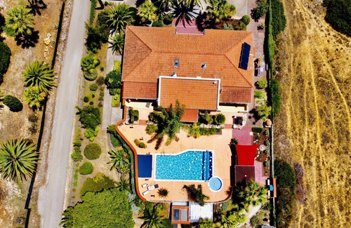 Burgau Apartment | Bungalow with apartment in a quiet location and large pool