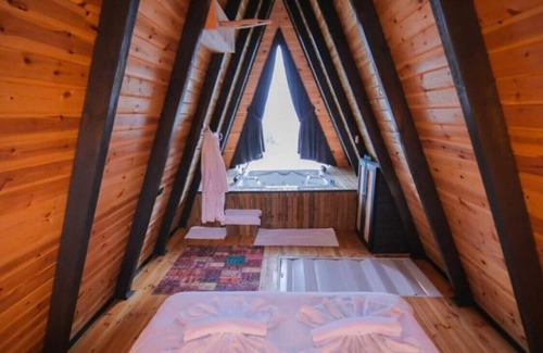 Ilmiye Apartment | Bungalow with Jacuzzi and Private Pool in Sapanca