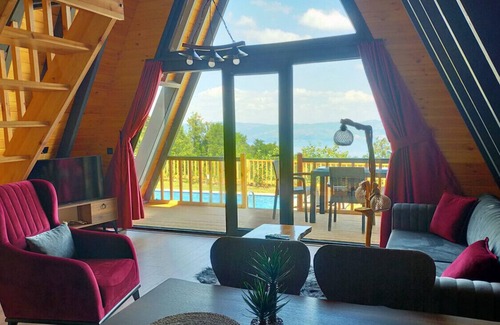 Sapanca Ski Chalet | Bungalow with Private Pool and Backyard in Sapanca