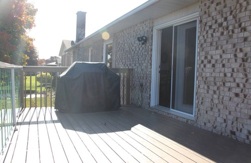 Smiths Falls House | Bungalow with Rideau River View – Available Oct-Apr
