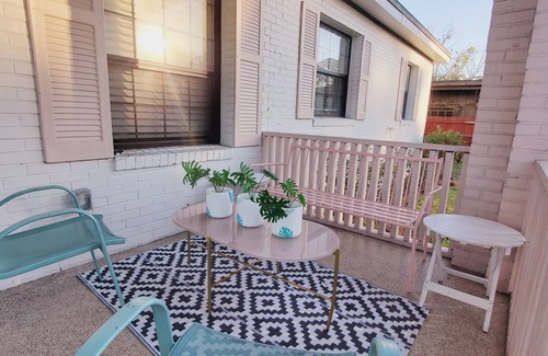 Highlands House | Bungalow with Screened Pool and Optional Pool Heat
