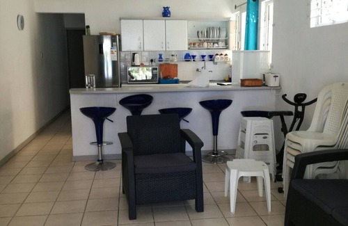 Quatre Cocos House | Bungalow with sea frontage