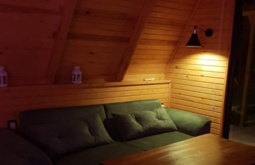 Cinarcik Apartment | Bungalow with Shared Garden near Beach in Cinarcik