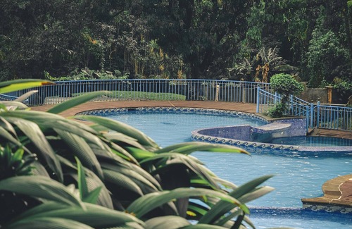 Escuintla House | Bungalow with Swimming Pool in Nature