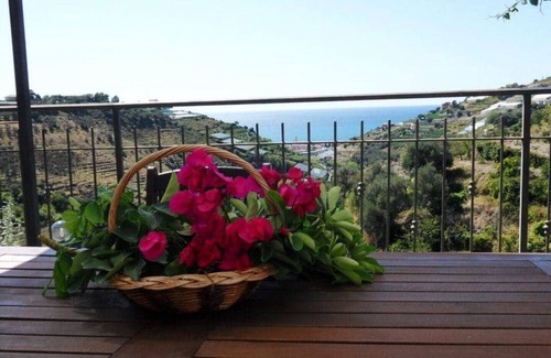 Pompeiana Apartment | Bungalow with terrace and pool with sea view