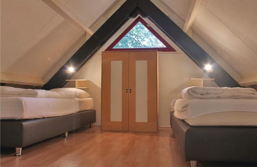 Posterholt House | Bungalowpark Het Posterbos is located 800 meters outside the sociable village of Posterholt in the m