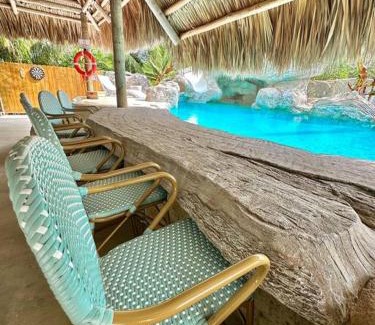 Sugarloaf Key House | Bungalows Beach Rental Key West - Lighthouse