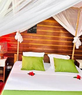 Nosy Tanihely Hotel | Bungalows des tropiques