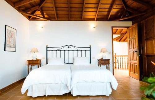 Brena Baja House | Bungalows - Villas Los Pajeros