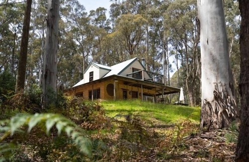 Tolmie House | Bunjil Hideaway - 'Cosy Winter Getaway - Beautiful Oasis'