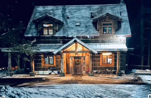 Vestal House | Bunk House on the Farm Rink