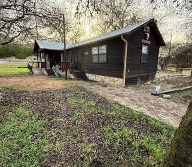 Lakehills House | Bunk House The Roost Cabins