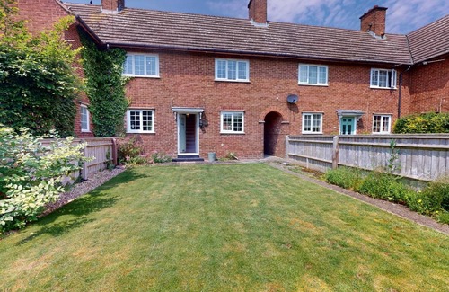 Kidlington Apartment | Bunkers Hill Cottage, three bedrooms
