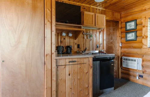 Bozeman Cabin | Bunkhouse 4 at Gallatin Canyon Cabins