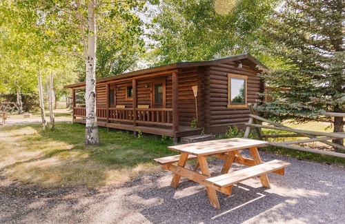 Bozeman Cabin | Bunkhouse 4 at Gallatin Canyon Cabins