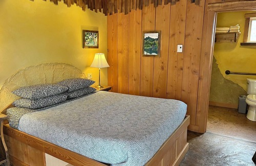Winthrop Hotel | BunkHouse Inn Rm 1-Dog Friendly, Walk to Downtown Winthrop