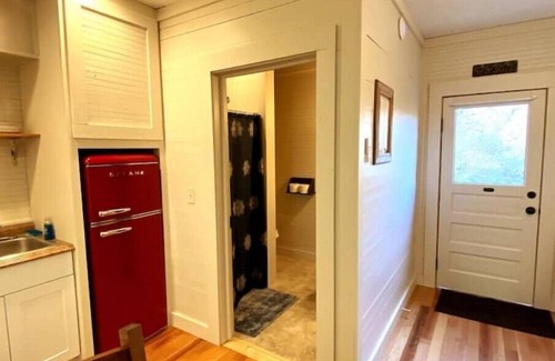 Jacksonville Cabin | Bunkhouse Seventy-Four - Cute, quaint and just minutes from Jacksonville, ILn