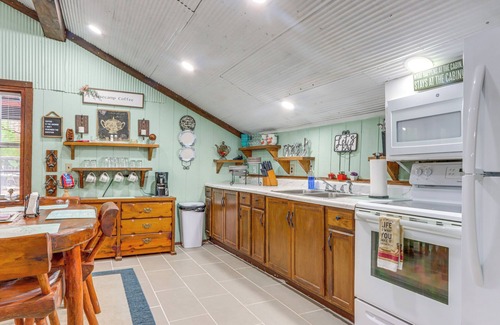 Elkins Apartment | Bunkhouse-Style Studio in Elkins Near ATV Trails!