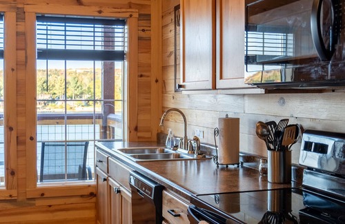 Houghton Cabin | Bunkhouse Trailside Water View 22B
