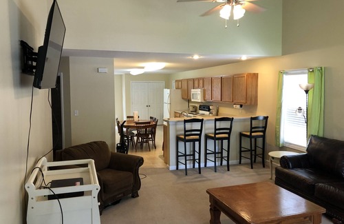 Hopkinsville House | Bunkhouse w/ fire pit