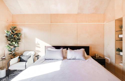Ottawa House | Bunkies-Old Salt