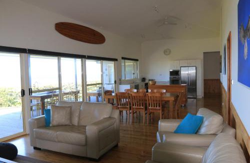 Berrara House | Bunkys By The Sea Holiday House