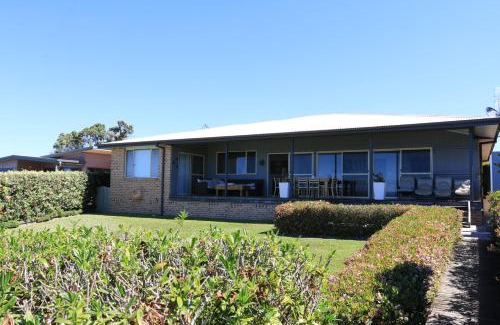 Berrara House | Bunkys By The Sea Holiday House