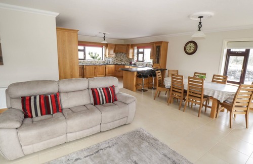 Inishmacatreer House | BUNNY LANE, family friendly in Ballycarra, County Mayo