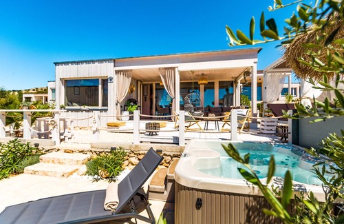 Drage Villa | BUQEZ ECO RESORT - Villa 18 - Beachfront