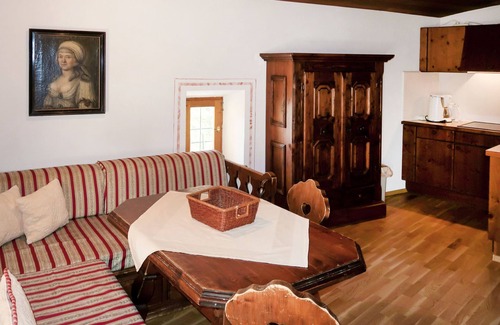 Fliess House | Burg Biedenegg mit Schlosscafé by Interhome