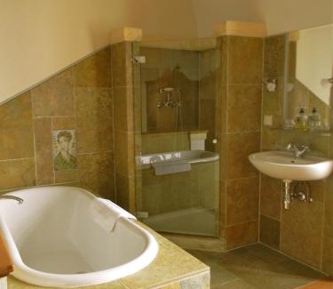 Bernstein Hotel | Burg Bernstein