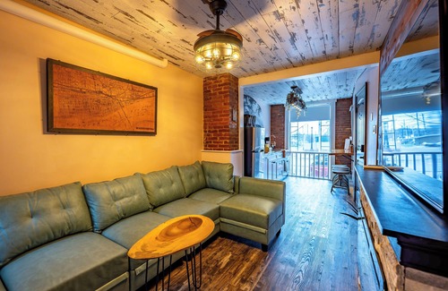 Downtown Harrisburg Apartment | BurgBnB Downtown