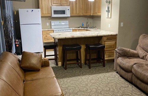 Holyoke Apartment | Burge Hotel