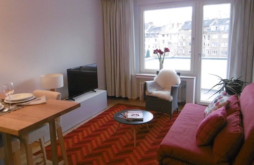 Stadtbezirk 3 Apartment | Burghof Boarding Apartment No. 2 - Your elegant and cozy temporary apartment