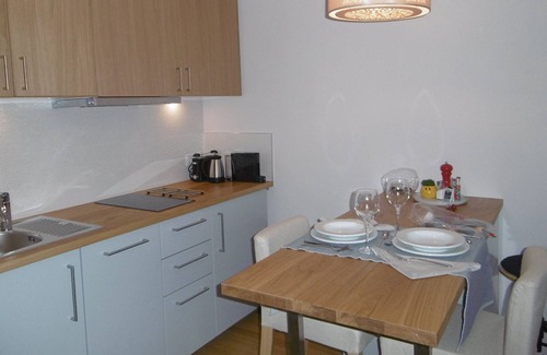 Stadtbezirk 3 Apartment | Burghof Boarding Apartment No. 2 - Your elegant and cozy temporary apartment