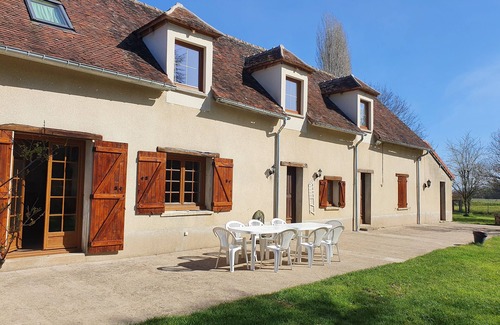 Cudot House | Burgundy farmhouse 300m2, 7 bedrooms, 6 bathrooms, garden and protected pond