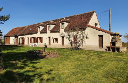 Cudot House | Burgundy farmhouse 300m2, 7 bedrooms, 6 bathrooms, garden and protected pond