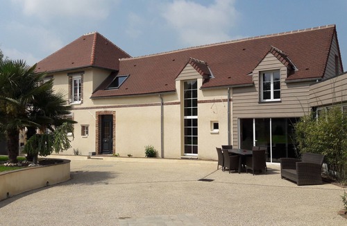 Fontaine-la-Gaillarde House | BURGUNDY RENOVATED FARMHOUSE WITH PRIVATE HEATED INDOOR POOL AND SAUNA