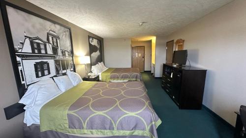 El Paso Hotel | Burgundy Inn & Suites By OYO El Paso