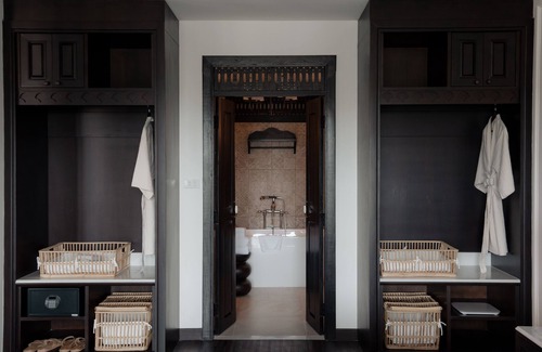 Old City Hotel | Burirattana Hotel - Adults Only
