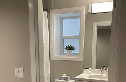 Burke Mountain House | Burke Mountain Suite. Central w/a view