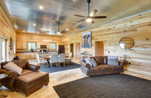 Burkesville House | Burkesville Cabin, 3 Mi to Dale Hollow Lake!