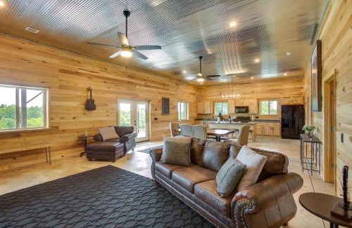Burkesville House | Burkesville Cabin, 3 Mi to Dale Hollow Lake!