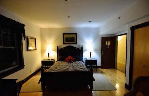 Burleigh Falls Hotel | Burleigh Falls Inn