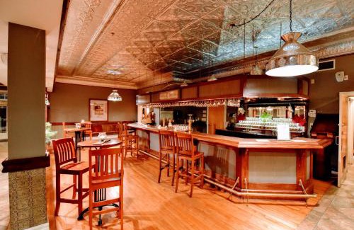 Burleigh Falls Hotel | Burleigh Falls Inn