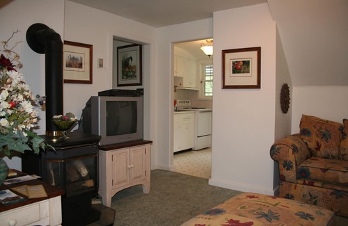 Peterborough House | Burleys Gardens and Suite
