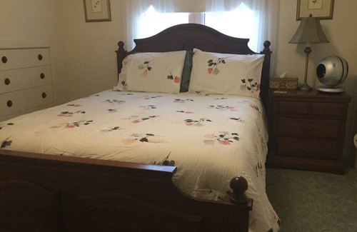 Peterborough House | Burleys Gardens and Suite