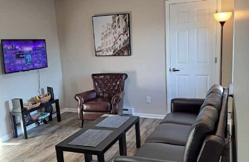 Burlington Apartment | Burlington Getaway blocks from downtown, Echo Lake, min's frm Lake Geneva & Milw